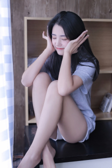挽起裙子迈开腿开扑克免费视频